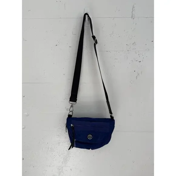 Lululemon Crossbody Bag Womens Adjustable Strap Festival Purse Shadow wrap Blue - Picture 1 of 12